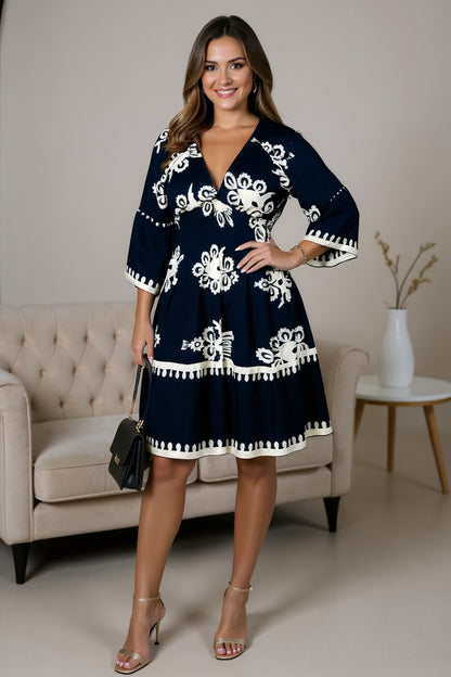 Eloise | Flattering knee-length dress